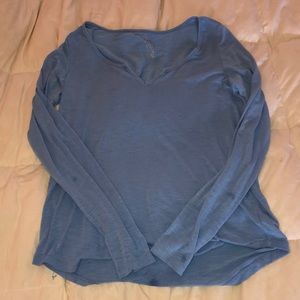 “real soft” blue long sleeved aerie top